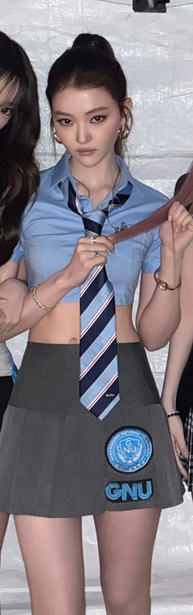 ynaress_'s tweet photo. Such a pretty outfit, Ella looks gorgeous! https://t.co/RfxZ4lsrmh