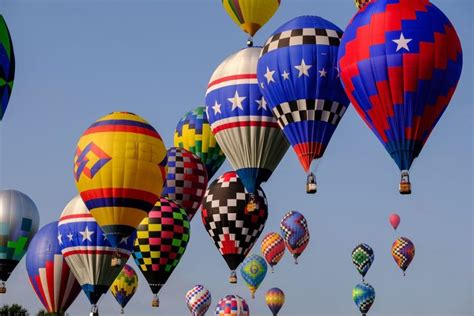 pawpaw_ray's tweet photo. ⭐️Today is “Hot Air Balloon Day”⭐️
#Kids challenges:
👉Ask your #Grandparents & #Parents if they have flown in a Balloon!
👉Uncover how people set up and control #Balloons!
👉Find a place to ride n a Hot Air Balloon!
#DadLife & #MomLife ideas for #FamilyTime & #aviation https://t.co/CdjhKUnKYQ
