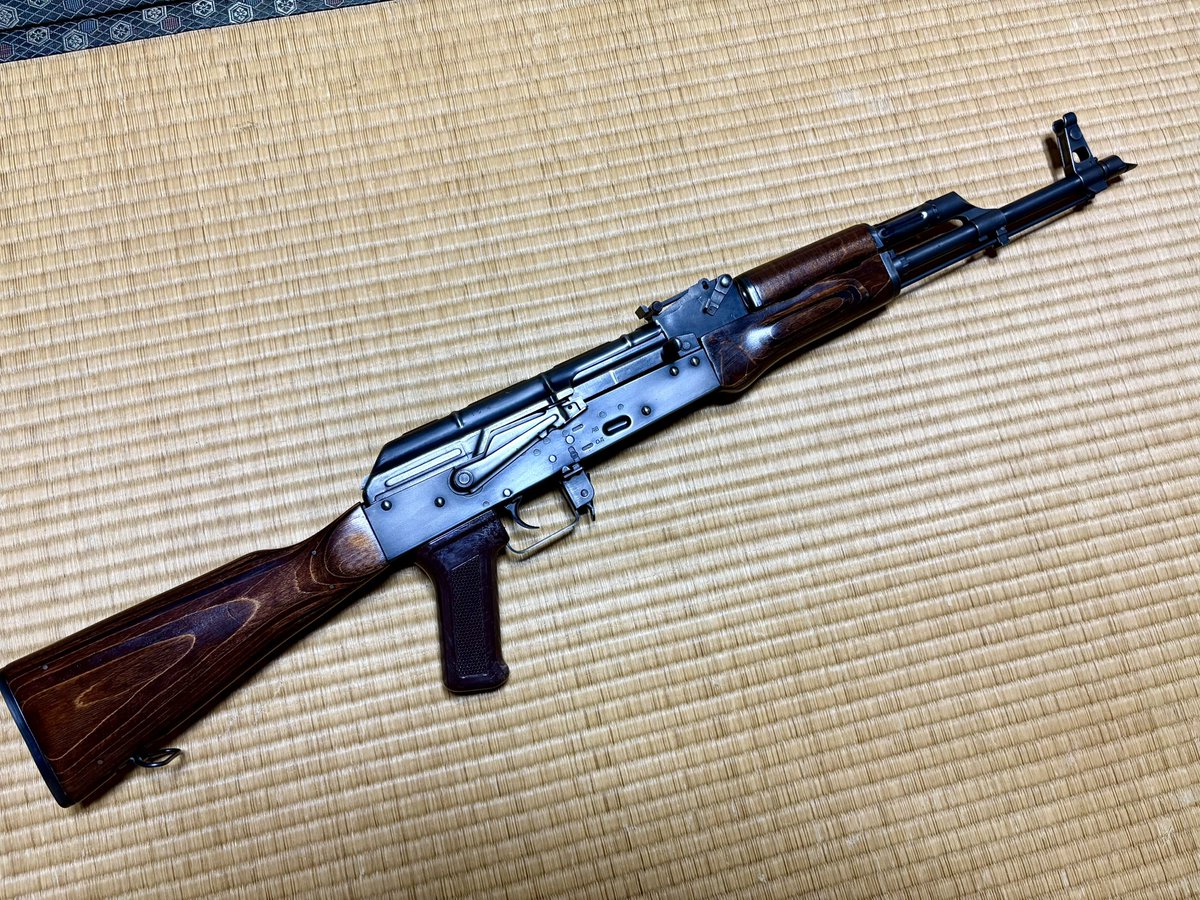 eiji_59's tweet photo. 10/10 オジサバと遊ぼう会に持って行く銃はとりあえずAK屋としてLCTの47s・AKMは持って行こう🚬😎👍✨
#LCT
#AKM
#47s
#AKはいいぞ https://t.co/eVjCiLN3l6