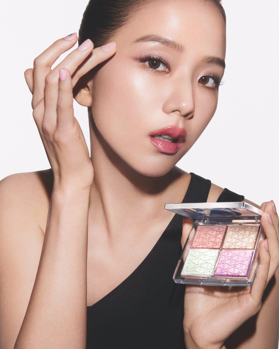 JisooBrasil's tweet photo. 📷 Atualização da Dior Beauty no Instagram com a JISOO!
🔗 https://t.co/1Nj650G0uT
#JISOO #지수 #CLICK @officialBLISSOO https://t.co/vUoLMWgaIC