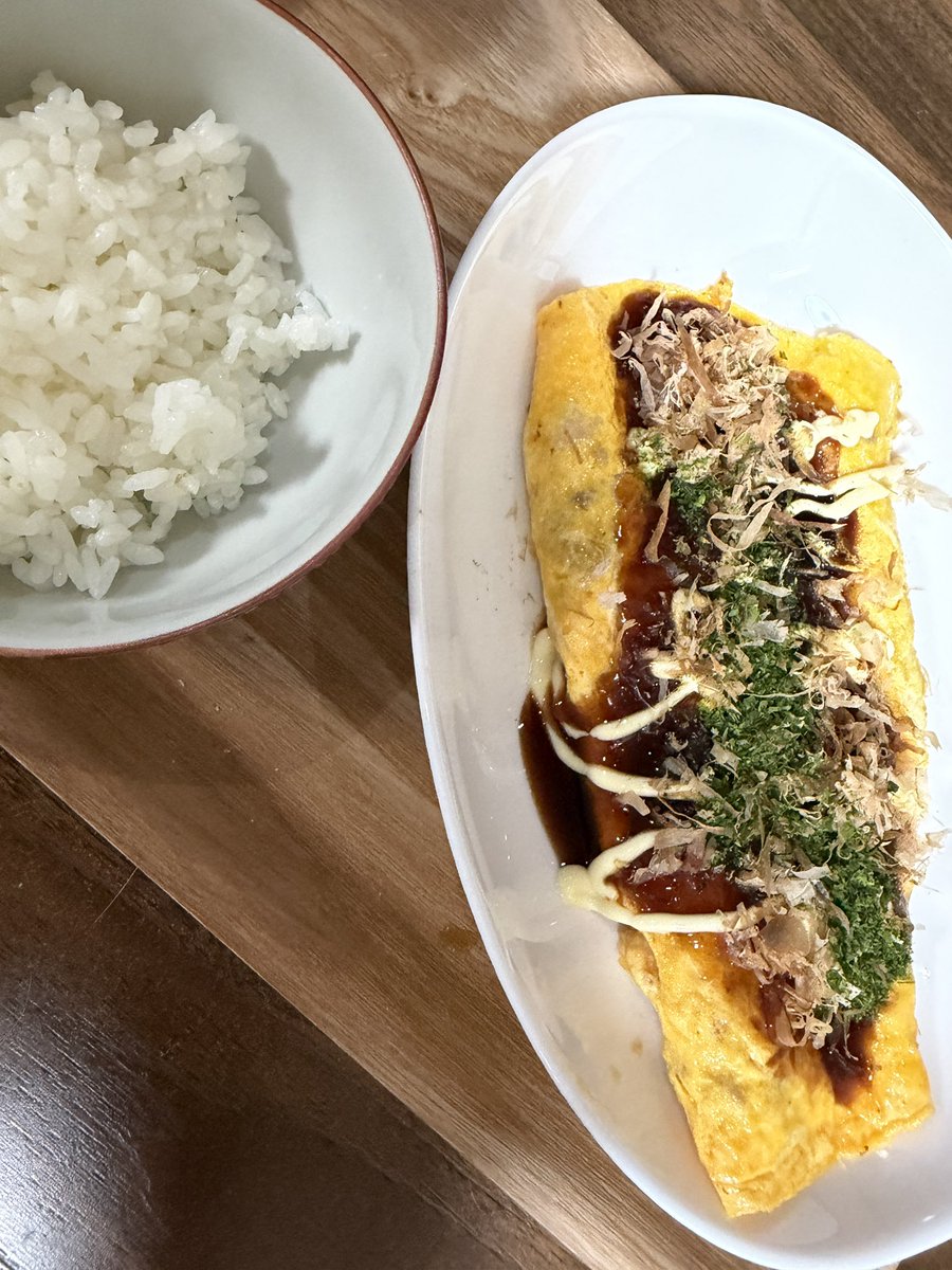billy0618's tweet photo. 今夜は
きゃさりん☆作
卵トロトロのとんぺい焼きと
色ご飯
最強！ https://t.co/FRDqxVyIYh