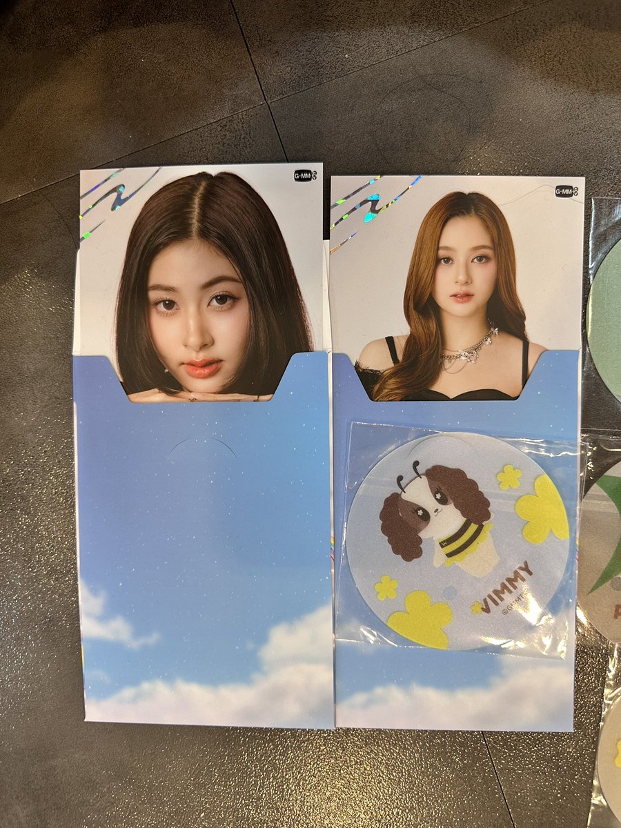 goodviberyx's tweet photo. ขายเหมาทั้งเซทค่าาา เซทละ 50 บาท DM ได้เลยงับ

#GMMTVFANIVAL2026HappyFamily https://t.co/9HCMKDg0gw