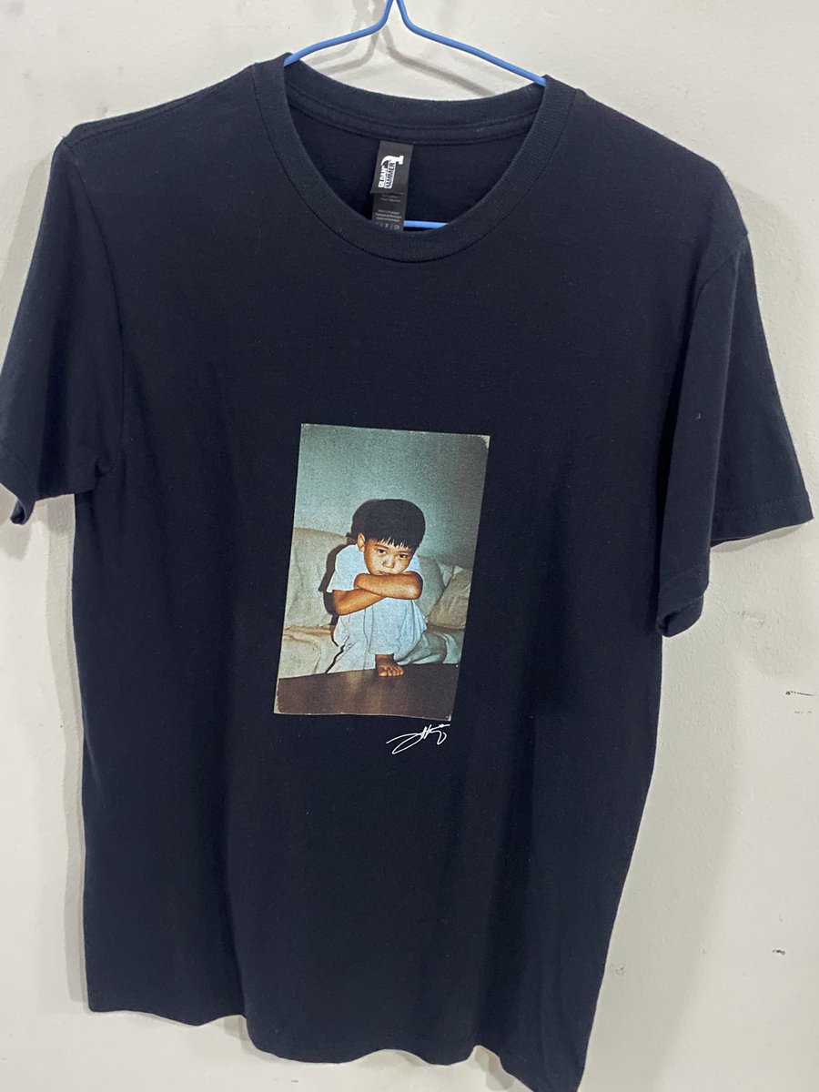 littlepreach's tweet photo. พร้อมส่ง
- เสื้อ CAPSULE represent x NCT127 jaehyun แจฮยอน *มือสอง* size s

2800 รวมส่ง

พตทางdmค่ะ wtb ตามหา
#ตลาดนัดnct #ตลาดนัดnct127 #ตลาดนัดอซท 
#ตลาดนัดอซท127 #ตลาดนัดnctdream #ตลาดนัดอซทดรีม https://t.co/Z8Yo4Vqg6Z