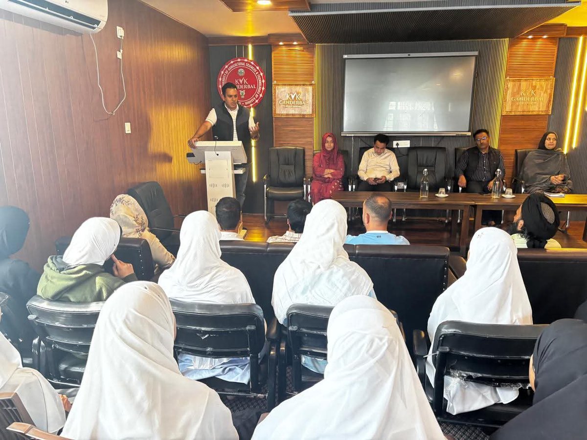 KGanderbal's tweet photo. Today, students of High School Sopat, Kulgam under Vocational Trade Agriculture programme , visited Krishi Vigyan Kendra (KVK) Ganderbal for an exciting hands-on learning experience! https://t.co/30sfyixJZW
