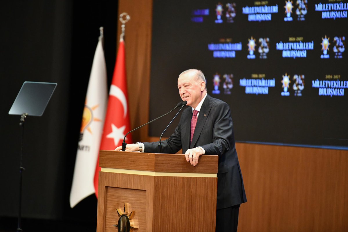 hakanhanozcan's tweet photo. Cumhurbaşkanımız ve Genel Başkanımız Sn. Recep Tayyip Erdoğan’ın katılımıyla düzenlenen, AK Parti Milletvekilleri ile Yasama Yılı Açılış Toplantısı’na katıldık. https://t.co/IsXxd2zUNh