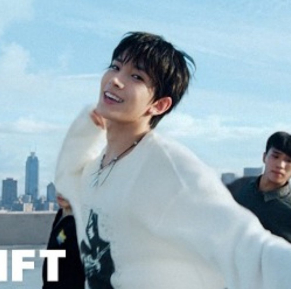 seungulls's tweet photo. Damn it's like seeing an ex https://t.co/rJvY51kkAe