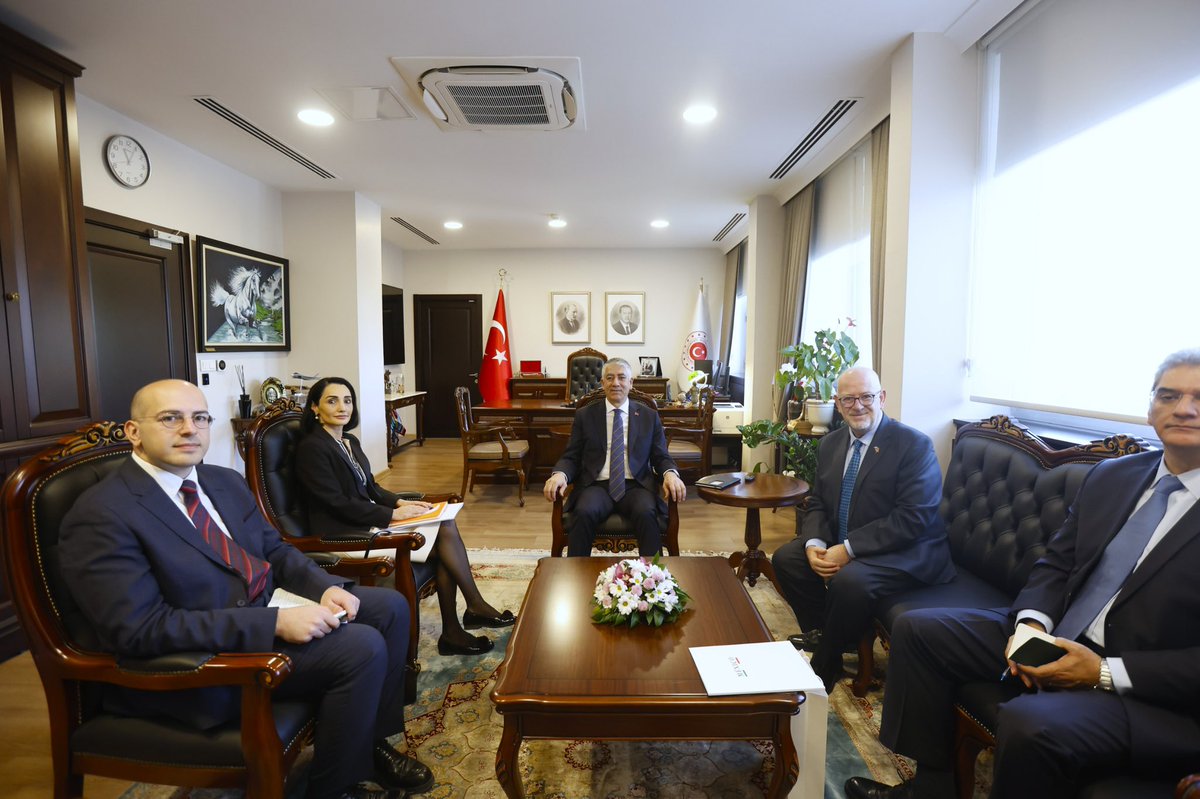 MFATurkiye's tweet photo. Deputy Minister H. Ali Özel received a courtesy visit from Francisco Javier Díaz De León, Ambassador of the United Mexican States in Ankara.
Bilateral relations, particularly cooperation on consular matters and the fight against terrorism were discussed during the meeting. https://t.co/n0u9ftJwu4