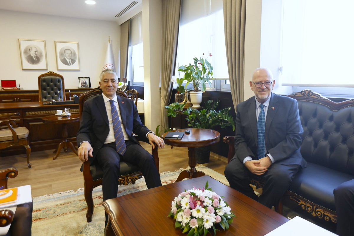 MFATurkiye's tweet photo. Deputy Minister H. Ali Özel received a courtesy visit from Francisco Javier Díaz De León, Ambassador of the United Mexican States in Ankara.
Bilateral relations, particularly cooperation on consular matters and the fight against terrorism were discussed during the meeting. https://t.co/n0u9ftJwu4