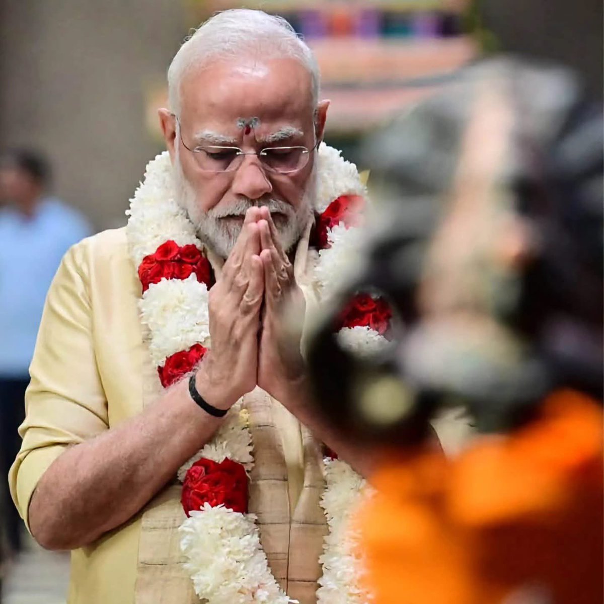 bhartipardhimp's tweet photo. #ViksitBharatSankalpSabha
आज मैं जो कुछ हूं, जहां भी हूं, जिस दायित्व पर हूं, उसमें सबसे बड़ा योगदान जनता-जनार्दन का ही है। मेरे लिए जनता-जनार्दन ईश्वर का ही रूप है: PM Modi
via NaMo App

@narendramodi  @narendramodi_in https://t.co/8D0uak0FPz