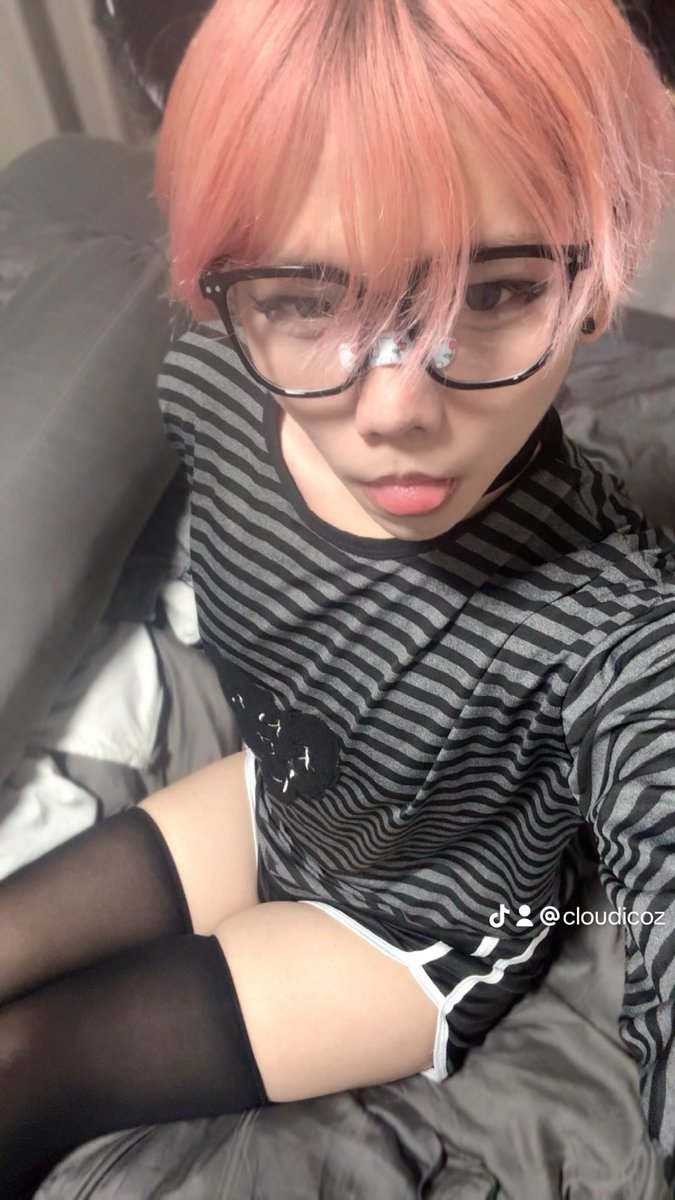 cloudicoz's tweet photo. Yo so like i felt like being pretty today sooo

#femboy #twink #catboy https://t.co/XMrxjnmJnC