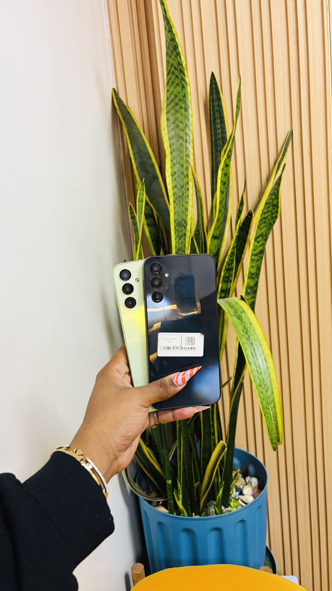 DigitalDstrctKE's tweet photo. BUDGET FINDS📲

Samsung Galaxy A24 LTE
Condition: Mint Neat🫧
Color Code:Black⚫️Lime🍋‍🟩🍋
4GB Ram|128GB storage 
Ex-USA🇺🇸
Neat🫧
📸50 Megapixels
🔋5000mAh
🎥1080@30fps
🗜️195 Grams
⚙️Powered By Helio G99
📺Super Amoled,90Hz,1000 nits
📶Dual SIM 
🏷️6 Months Warranty 
🏷️Free 25 Watts Fast Charger + Cable
🏷️Free Premium Silicone Case 
🏷️Free Deluxe screen Protector 
Countrywide Delivery 📦🚚
16,000ksh
Happy Shopping 🛍️🛒