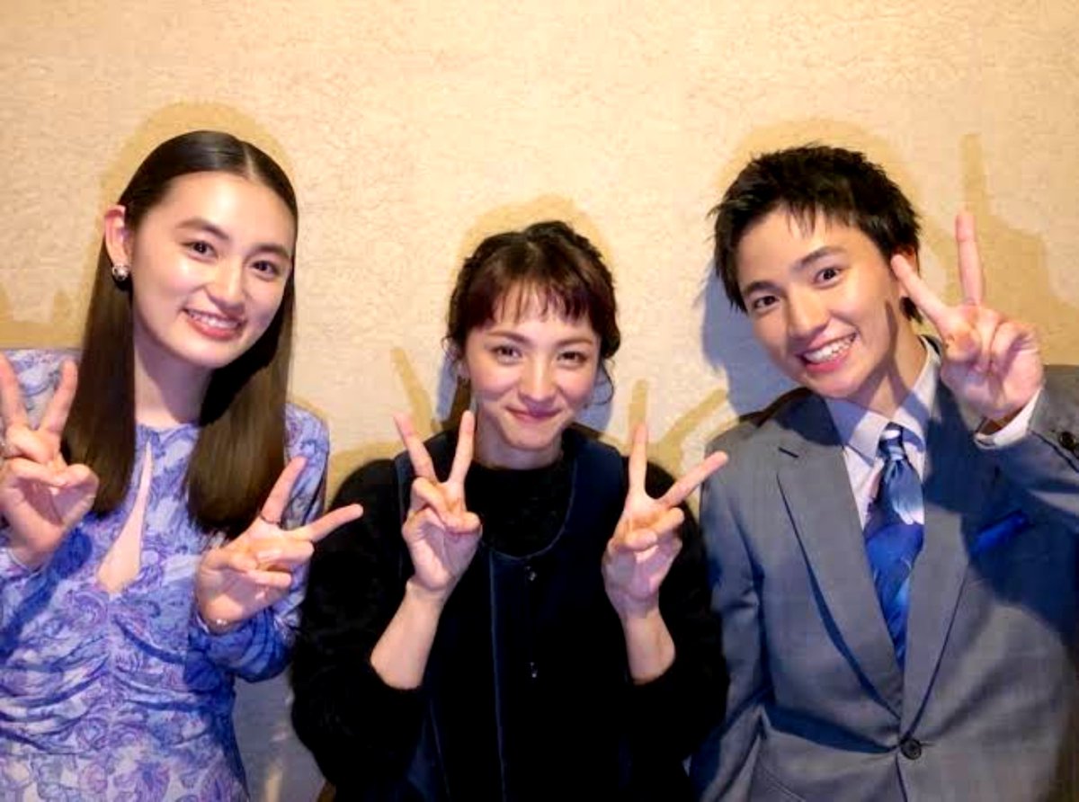 kowappa01's tweet photo. first love初恋気になってたから、全部観たけど、めっちゃ面白かったなぁ〜��みんな素晴らしい演技でした😄特にベランダでの満島ひかりさんの演技は泣けたなぁ〜🥹素晴らしい作品でした🙆ナポリタン食べに行こうかなぁ〜w😄
#firstlove初恋
#ネットフリックス
#満島ひかり
#八木莉可子
#木戸大聖 https://t.co/nYFFn3zdKL