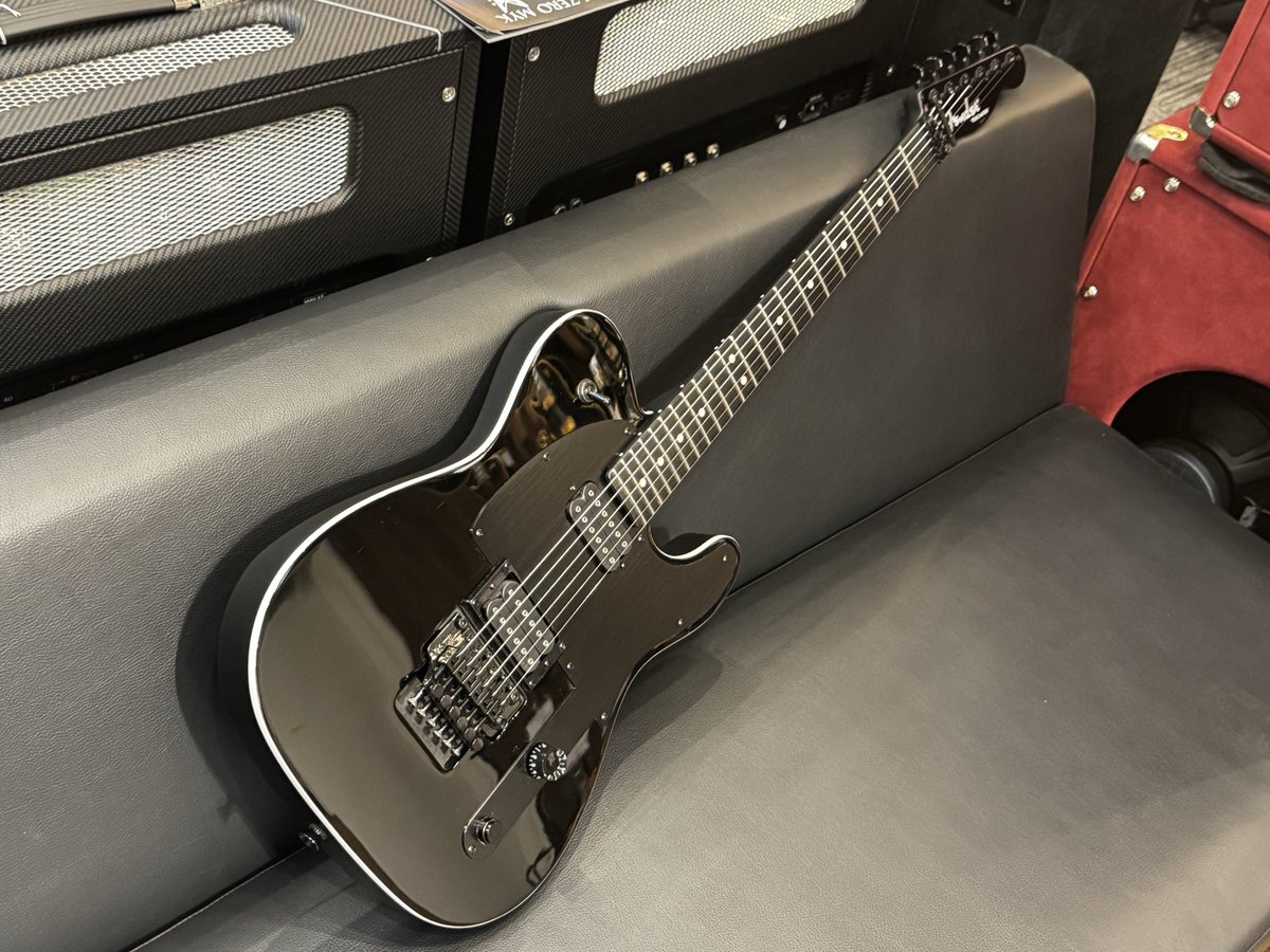 GClub_Umeda's tweet photo. Fenderより名手John 5のシグネチャーモデル入荷ッ！
フロイドローズ＆ディマジオP.Uを搭載！
キルスイッチは思わず連打したくなる操作感！本家大元TLシェイプでこんな極悪なイカついサウンド鳴らしてもいいんでしょうか！？と突っ込みたくなる様なメタルマシ��ンに仕上がっています！ https://t.co/q88W4u3x7H