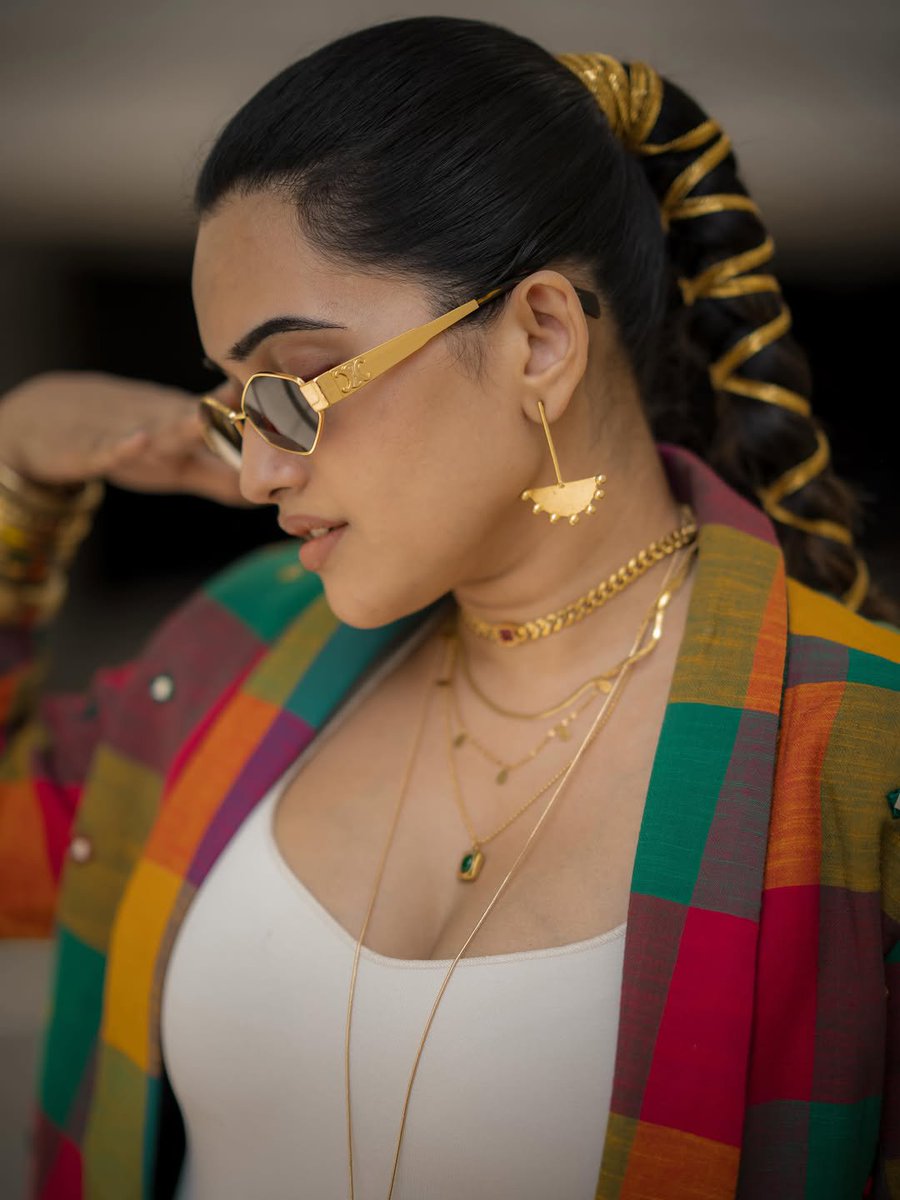 Sravanthi_Fan's tweet photo. Ufffff 🌚✊💦
Pellam Sravanthi 🥵🤤 
Ah boobs madhya lo modda petti kodthunte abbahhhhhhh ahhhhhhh sukame veruuu 🤤🤤🍑🔥🔥

#Sravanthi https://t.co/Dmo1irXtJa