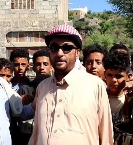 IbrahimAsqin's tweet photo. الحووثثين يدخلون منزل الشيخ خليل العليمي ويقتلوه في فراشه 
وكلنا عارفين انه رجل اعمى 

إذا كان قتل الأعزل جريمه ، وقتل الضعيف جريه فبأي مذهب يقتلون رجل لا يملك نعمة البصر ، وفي منزله ، وعلى فراشه ؟؟
اين المتبكبكين على قتلى الحوثثين دهساً بالمدرعات وهم يحملون السلاح ويواجهون بارض الميدان 
وكيف تريدون اليمنيين يتقبلوا هذه الجماعه وهذا مذهبهم وهذه أعمالهم !!!!