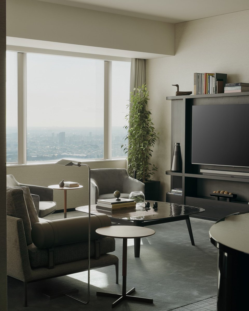 ParkHyattTokyo's tweet photo. パーク ハイアット 東京は、コンデナスト・トラベラー誌によるイギリスの読者投票にて、日本のホテル部門第1位に選出されました。大切な時間を過ごす場所として、これまでパーク ハイアット 東京をお選びくださった皆様に、心より御礼申し上げます。 https://t.co/sYVNCiV82s