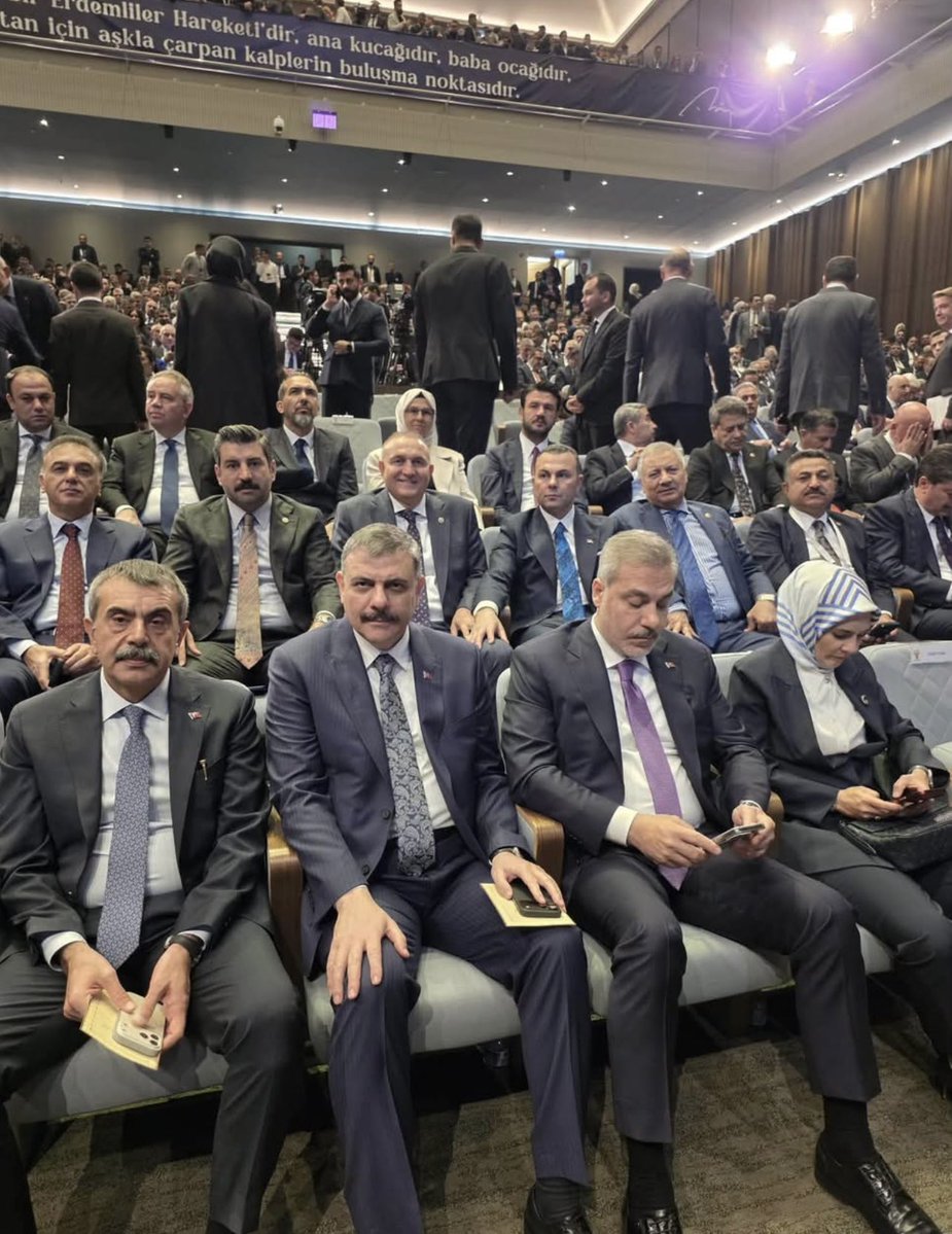 av_mfaruk's tweet photo. 📍AK Parti Genel Merkezi

Dönem 5. Yasama Yılı Özel Açılış Toplantımızı, Cumhurbaşkanımız Sayın Recep Tayyip Erdoğan’ın hitaplarıyla gerçekleştiriyoruz.

Yeni yasama yılının ülkemiz ve aziz milletimiz için hayırlara vesile olmasını diliyorum.

@RTErdogan https://t.co/1Vu6WfsMrn