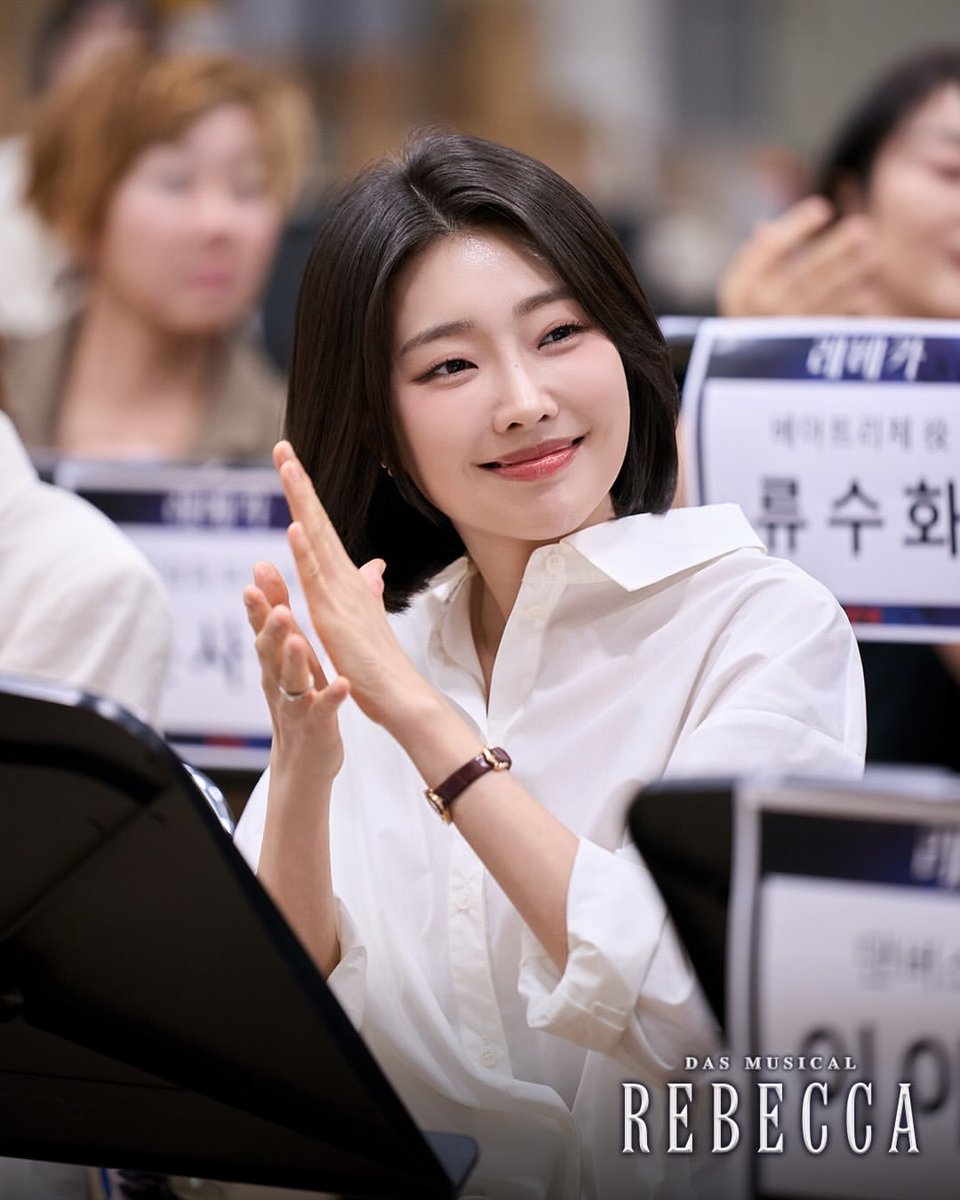 babosori2's tweet photo. 아니 레베카 상견례날 왜케이쁨..? 
여자가미쳣다 https://t.co/aEGG1IpfRG