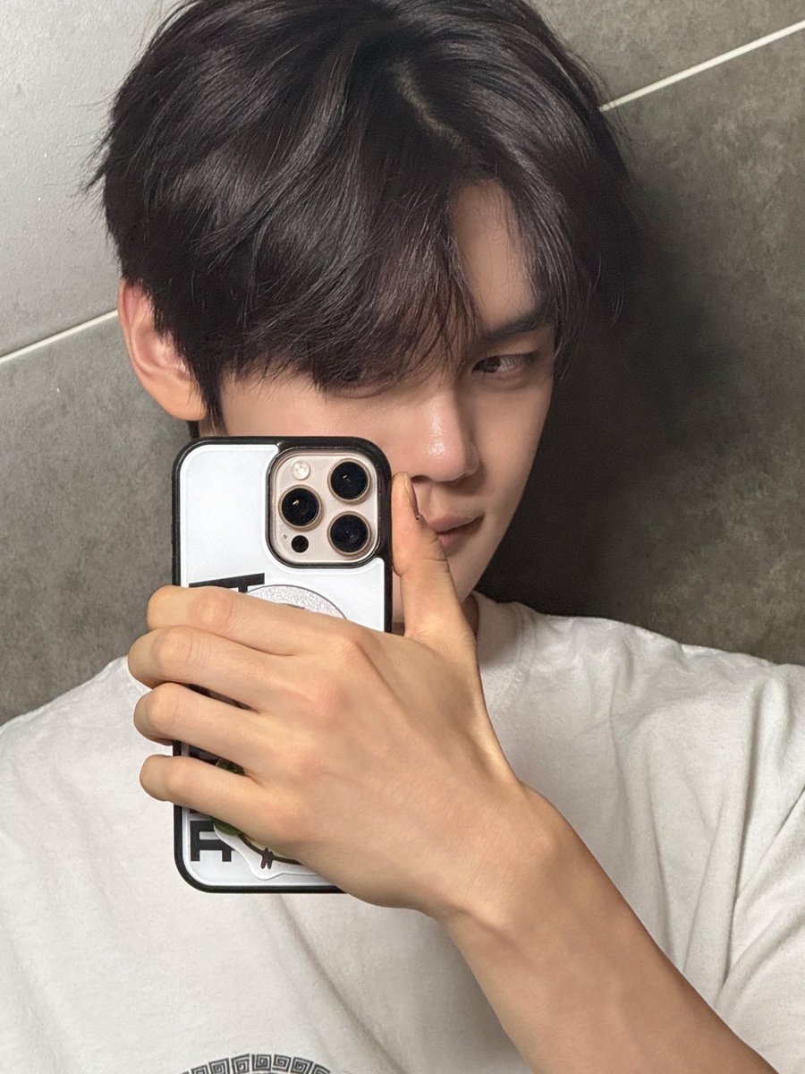 kgvtexts's tweet photo. 261007 🐶💬 17:43 KST

ㄴ 📸 x5
ㄴ for our n:dclo who couldn’t watch the liveㅎㅎㅎ
ㄴ i’m going to my next schedule againnnn
ㄴ let’s see each other laterrr
ㄴ i love you y/n😘 https://t.co/T37nNAS0zs