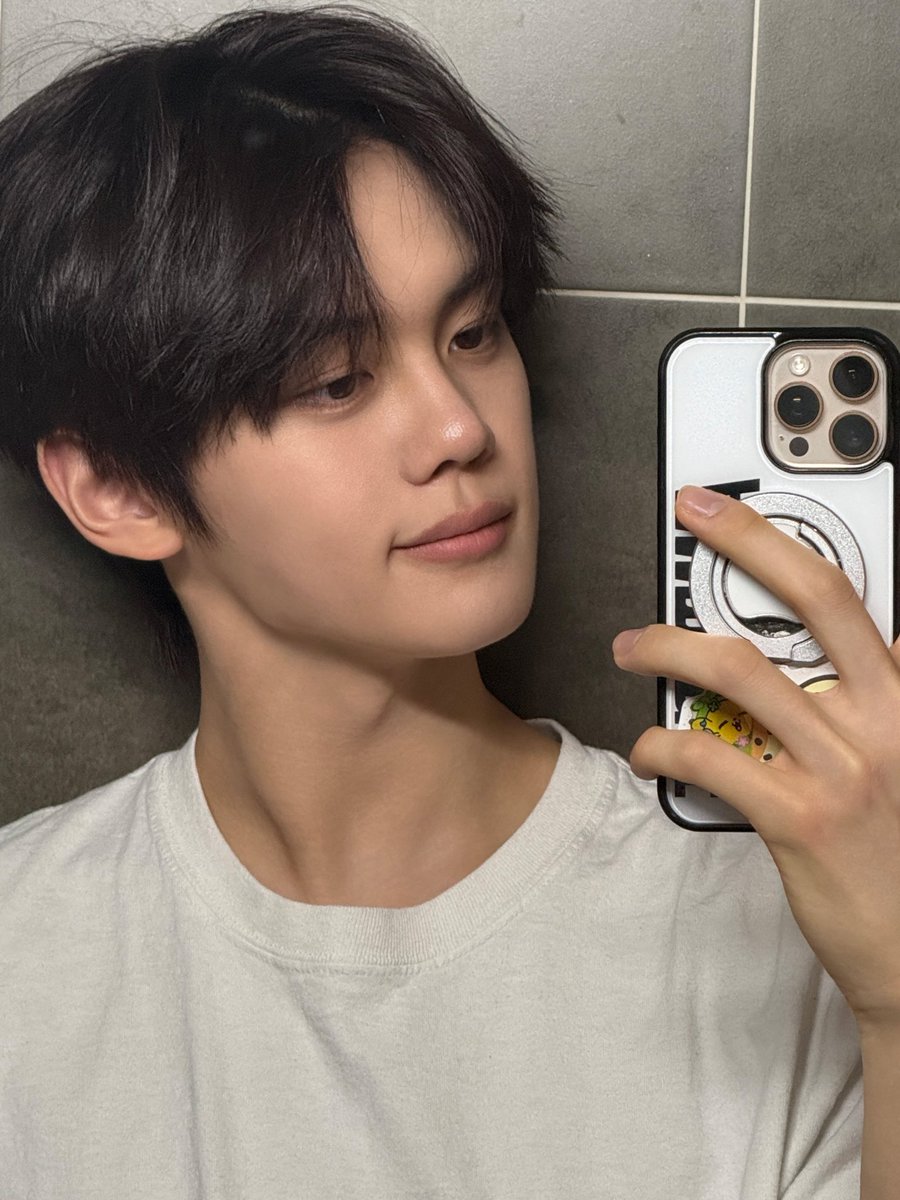 kgvtexts's tweet photo. 261007 🐶💬 17:43 KST

ㄴ 📸 x5
ㄴ for our n:dclo who couldn’t watch the liveㅎㅎㅎ
ㄴ i’m going to my next schedule againnnn
ㄴ let’s see each other laterrr
ㄴ i love you y/n😘 https://t.co/T37nNAS0zs