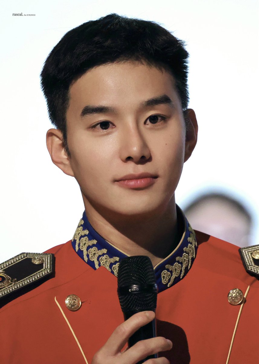 ras_cal12's tweet photo. 261006 성균관대 ROTC #JUNGWOO #정우 

🌰🌰 https://t.co/YWptvlZV1v