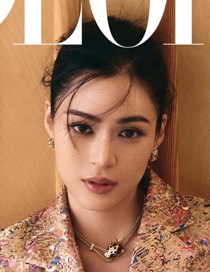 lingormly's tweet photo. this is a crazy face to have her eyes her eyebrows her nose her lips everything is so beautiful and that mole on her cheek only making her look even more gorgeous… she’s literally perfect https://t.co/eUCtKQEfey