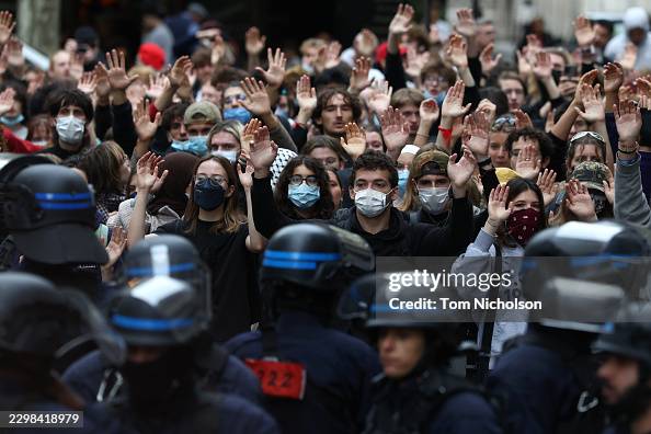 GettyImagesNews's tweet photo. Riot police are deployed as French students protest over school overcrowding and decay. Nationwide #protests and violent school riots have disrupted over 700 secondary schools and led to roughly 5,000 arrests across #France. What began in late September 2026 as peaceful blockades in the low-income Paris suburb of Seine-Saint-Denis has rapidly escalated into a major public order crisis for President Emmanuel Macron's government. 📸: Tom Nicholson + Guy Smallman