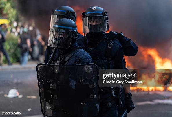 GettyImagesNews's tweet photo. Riot police are deployed as French students protest over school overcrowding and decay. Nationwide #protests and violent school riots have disrupted over 700 secondary schools and led to roughly 5,000 arrests across #France. What began in late September 2026 as peaceful blockades in the low-income Paris suburb of Seine-Saint-Denis has rapidly escalated into a major public order crisis for President Emmanuel Macron's government. 📸: Tom Nicholson + Guy Smallman