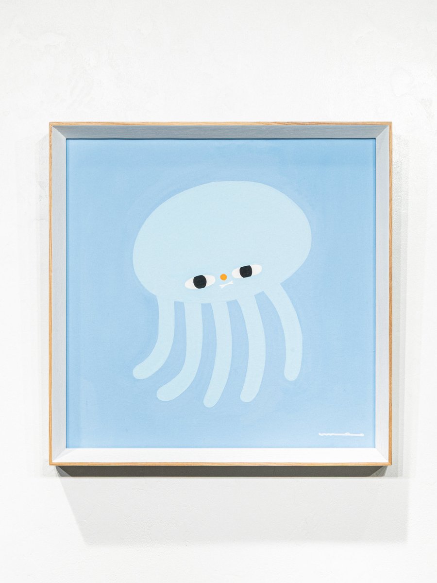 shimauma0's tweet photo. 明日から @VinylTokyo にて開催している個展umiの作品のオンライン販売がスタートします🐠

新作グッズも販売いたしますので、下記よりぜひご覧ください🐡

販売開始　10/8 10時〜
作品のみ、10/15 15時までのお取り扱いとなります。

https://t.co/XSSUqvR9kl https://t.co/i8G59nKmaH