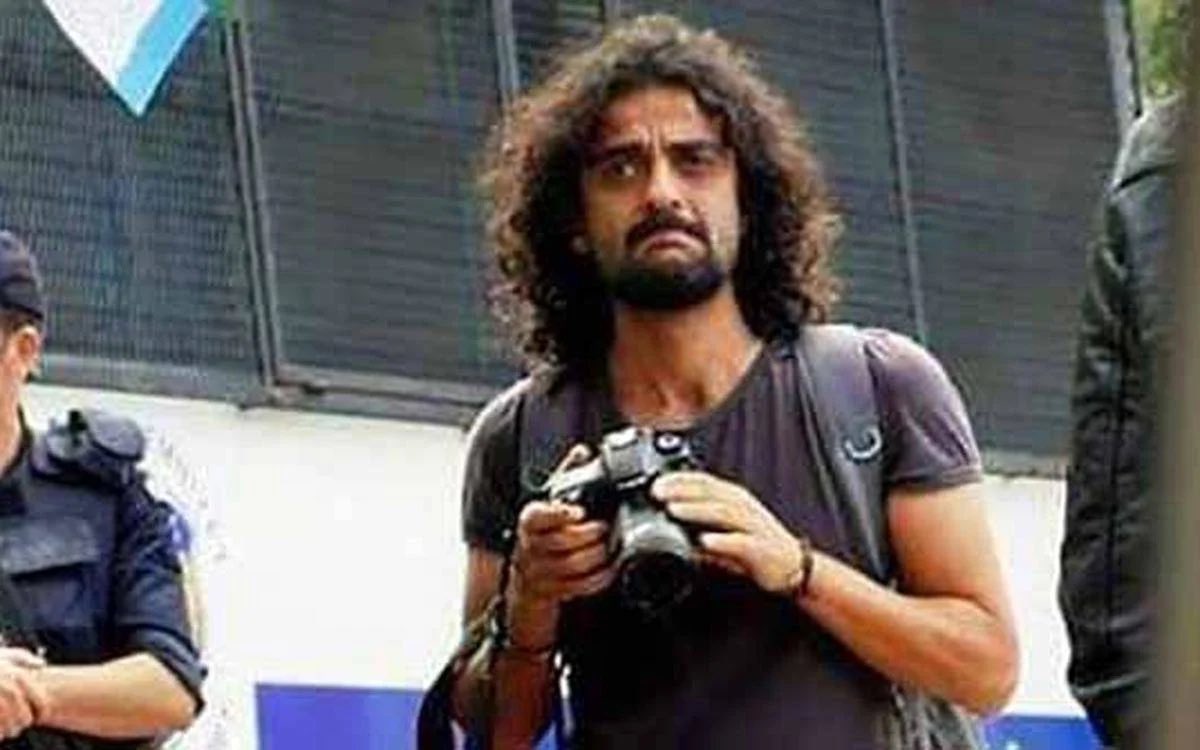 capulcu_kral's tweet photo. Gazeteci Hakan Tosun cinayeti davasında karar açıklandı.

Sanıklar haksız tahrik indirimi uygulanmadan müebbet hapis cezasına çarptırıldı. https://t.co/j1fpXgj5oG