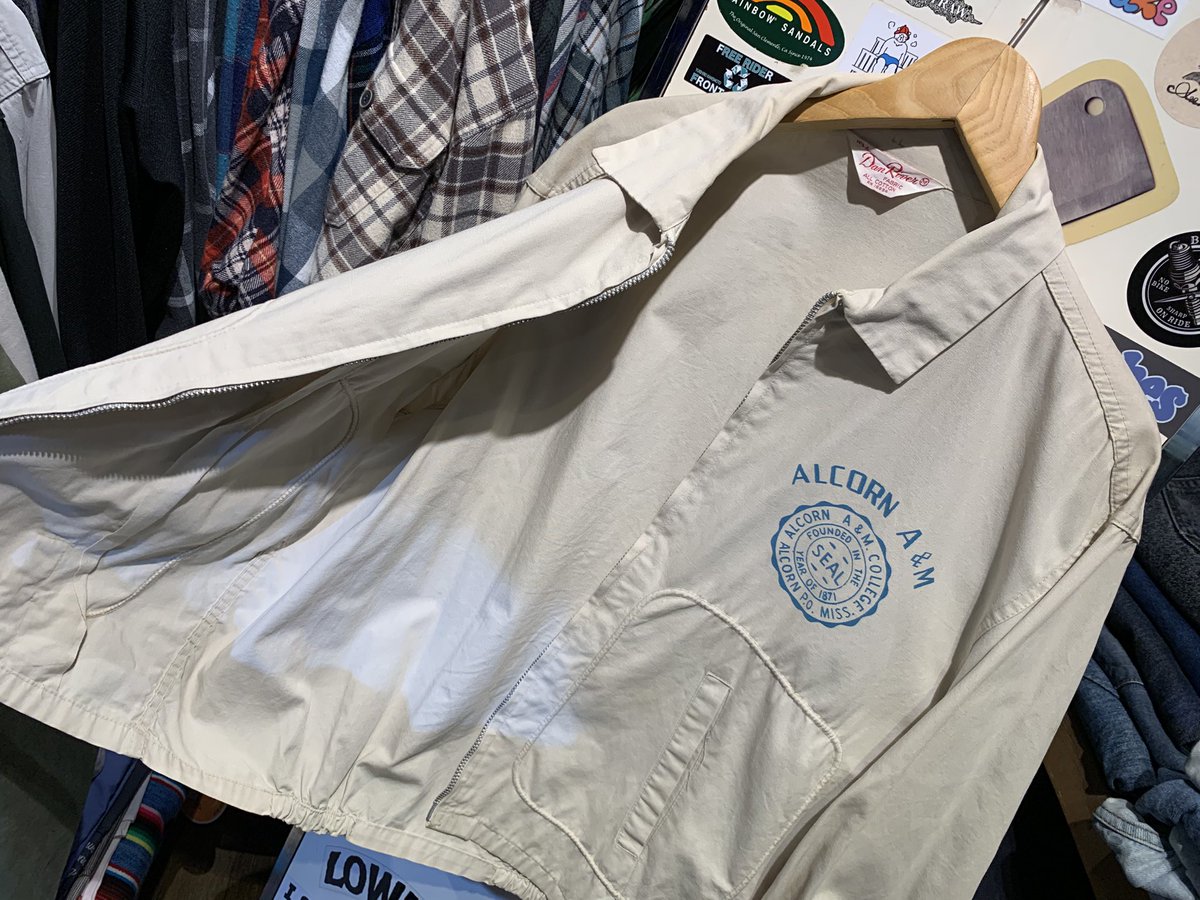 outsidekawasaki's tweet photo. USED Dan River
Sports Jacket
-Cotton-
Size S〜Mぐらい
Price ¥16500 Taxin
#川崎 #川崎駅 #京急川崎 #京急線 #南武線 #京浜東北線 #vintage #古着 #川崎古着 #神奈川古着 #川崎アメカジ #danriver #スポーツジャケット #スウィングトップ #ドリズラージャケット #ハリントンジャケット #アメカジ https://t.co/aVH2AMmdsa