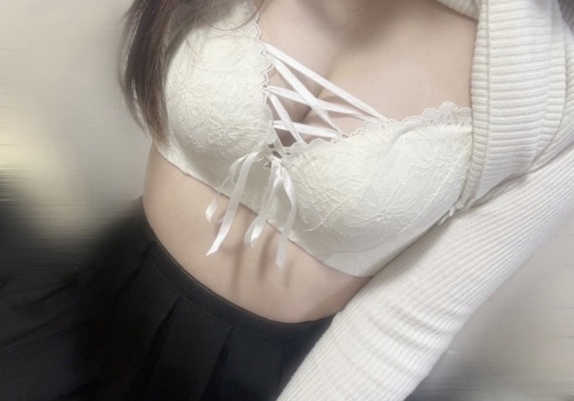 EmberSouu's tweet photo. バレー部の動画買いたい人DMしてね
#裏アカ女子
#貢ぎマゾ https://t.co/dy5mvOVjg6