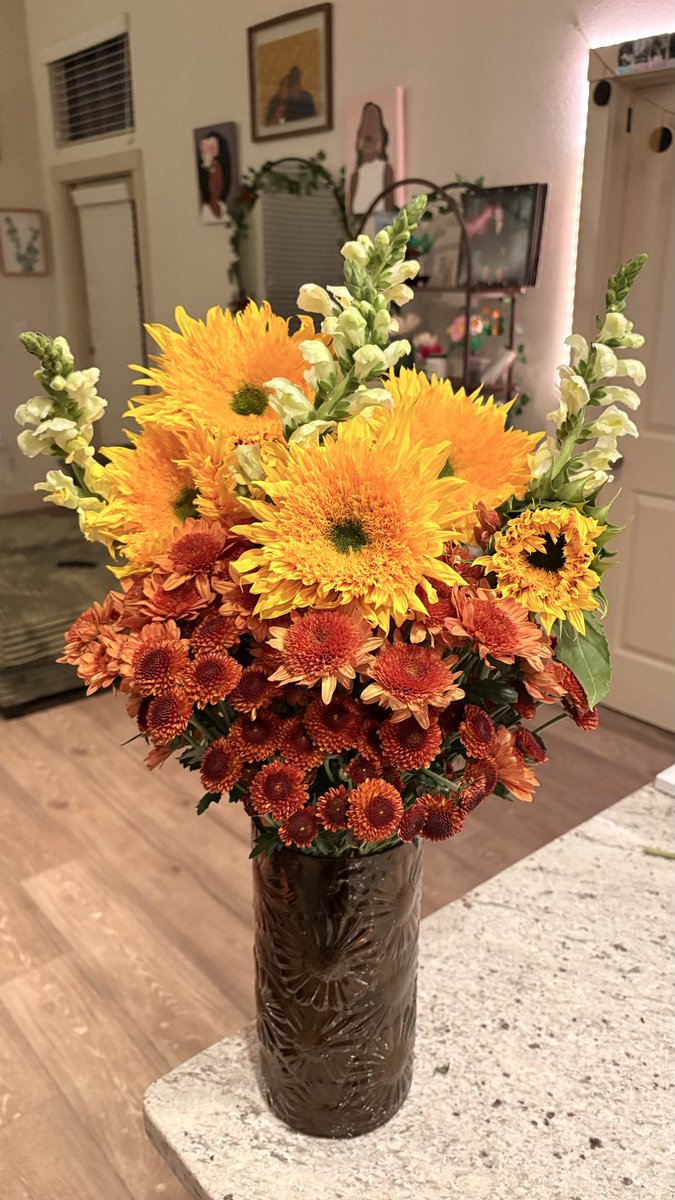 saucesensae's tweet photo. Beginner florist in HTX - self taught ✨💐 https://t.co/ALCX4SOPlk