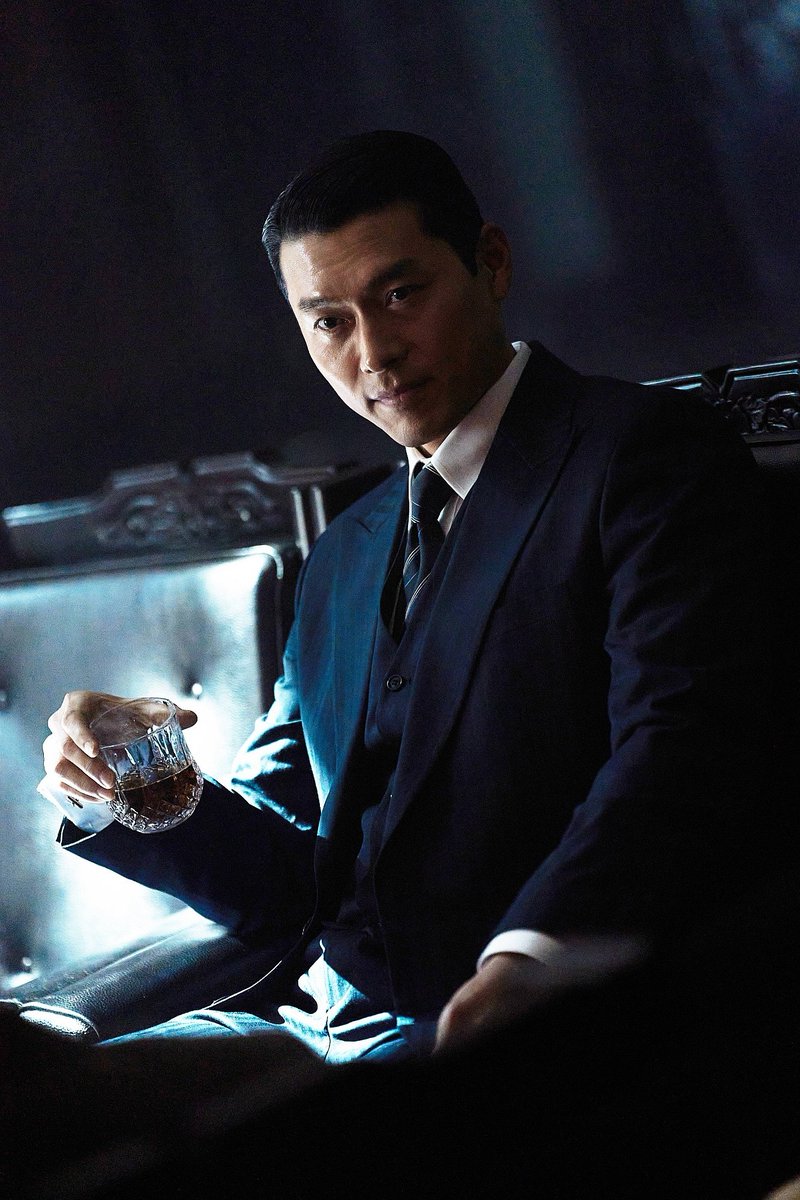 lukakyuun's tweet photo. 🗣️Having a series must hold special meaning for an actor, isn't it also a very happy thing for the character?

 🐻Even if it is just a single film rather than a series, if the character itself has charm, being able to act and study it is a great joy for an actor. 

🐻In the case of <Made In Korea> we started filming in July 2024 & wrapped up in March this year. The time I spent researching & acting as the very charming character Baek KiTae for nearly 3years felt like a dream. That is why I still can't let go of Baek KiTae. 

🐻It was a grateful time for me to be able to play such a good and attractive character.
#HyunBin