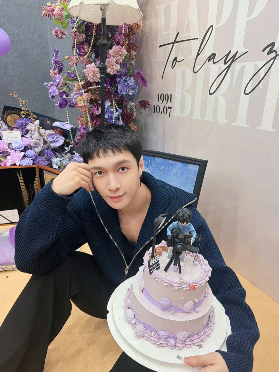 knockknock0408's tweet photo. LAY weibo

生日是我的 但快乐要与你们分享 https://t.co/kYjn5wDGJV
