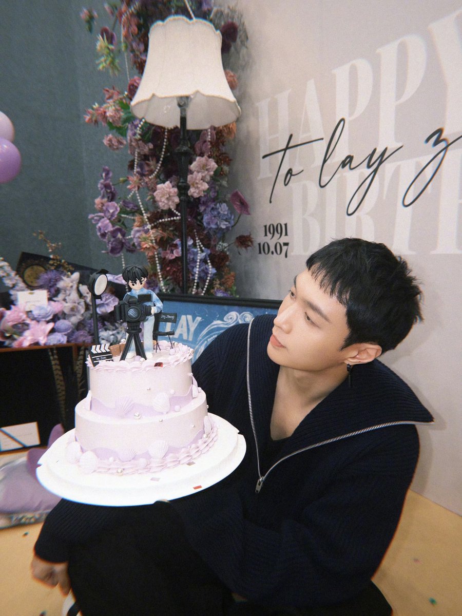 knockknock0408's tweet photo. LAY weibo

生日是我的 但快乐要与你们分享 https://t.co/kYjn5wDGJV