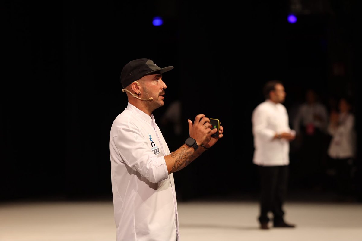 wearegoe's tweet photo. La innovación se construye en red 🔗 Hoy, en @ssgastronomika hemos hablado de lo que ocurre cuando el conocimiento, la experimentación y distintas formas de entender la gastronomía se encuentran para generar nuevas ideas @bculinary con John Regefalk, Eneko Izcue y David Cordobés https://t.co/Euc2yuPyl6
