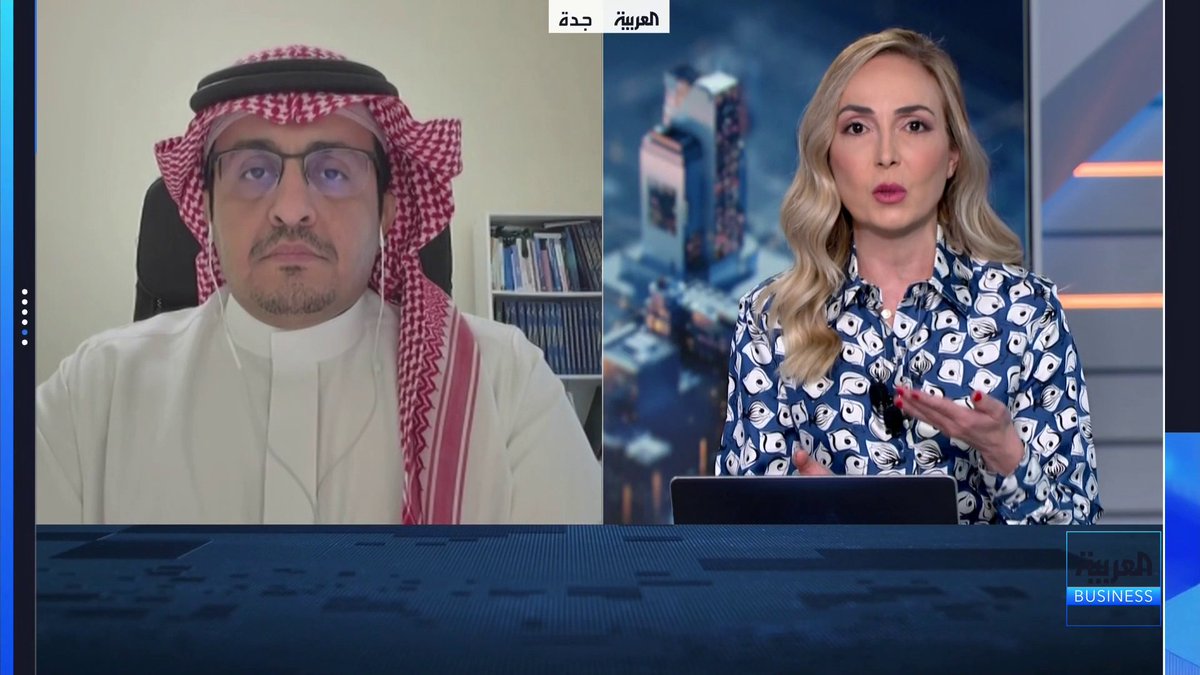 موديز: ملاءة السعودية والانضباط المالي وقدرتها على الوصول للأسواق عوامل داعمة للتصنيف. الخبير الاقتصادي د. بندر الجعيّد: تقرير موديز يأتي في توقيت مهم للغاية بالتزامن مع حالة عدم اليقين وارتفاع تكاليف التمويل والأزمات في الخليج وروسيا وأوكرانيا. السعودية تتوسع في الإنفاق المدروس مستفيدة من حيزها المالي لضمان استمرار مشاريع رؤية 2030. استقرار التصنيف الائتماني للمملكة يعكس مرونة الإدارة المالية العامة وقدرتها على إعادة توجيه الأولويات الاستثمارية نحو القطاعات الواعدة. إعادة ترتيب أولويات الإنفاق تتركز على دعم البنية التحتية الذكية ومراكز البيانات، وسلاسل الإمداد ما يخفف الضغوط التمويلية عن القطاع المصرفي الأسواق العربية _Business nadine_bn 