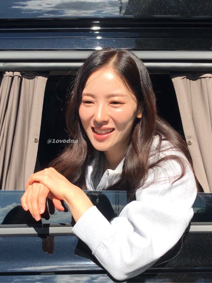 1ovedna's tweet photo. 261007 딘시 팝업 #전여빈

오늘 정말 미녀미녀 초미녀세요
너무 햇살같아서 햇살같다는 말을 입밖으로 해버림 다소 자연광의 권위자 같으시고., https://t.co/TrA2sVB5mN