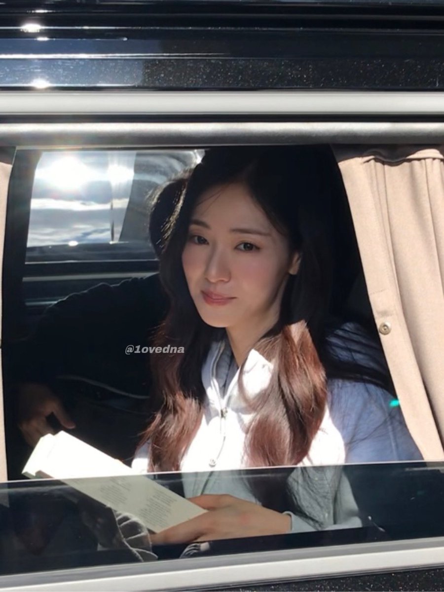1ovedna's tweet photo. 261007 딘시 팝업 #전여빈

오늘 정말 미녀미녀 초미녀세요
너무 햇살같아서 햇살같다는 말을 입밖으로 해버림 다소 자연광의 권위자 같으시고., https://t.co/TrA2sVB5mN