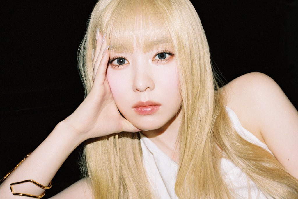 stmyDear_'s tweet photo. 아이린이 말아주는 염색머리 아니면 안된다고 https://t.co/Kwk9ashYgj