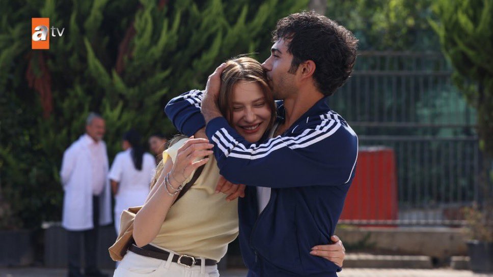 TvDunyasii's tweet photo. Atv’nin Pazartesi akşamlarına damgasını vuran dizisi #AltıÜstüİstanbul 12-15 Ekim tarihleri arasında Fransa'nın Cannes şehrinde düzenlenecek MIPCOM Fuarı’na katılacak. Diziyi başrol oyuncuları Rahimcan Kapkap ile Elçin İrem Zehra temsil edecek. 

(Birsen Altuntaş) https://t.co/UNUyg86bFb