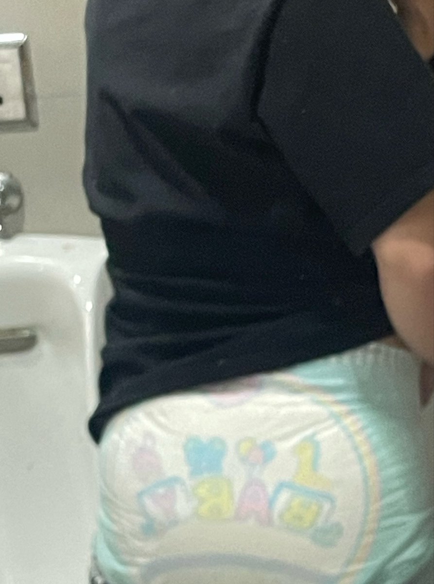 Myang_ABDL's tweet photo. 흠흠 저는 화장실에 사진찍으러갑미다
저만그런거 아니죠..?? https://t.co/5JBLzE4c76