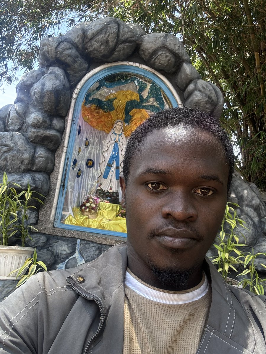 MrMugabeRodgers's tweet photo. Turning to Mother Mary for she will never expose my prayers 

Happy rosary month to you all 

Hail Mary pray for us sinners now until the day of our death amen https://t.co/XlEXytnEbJ