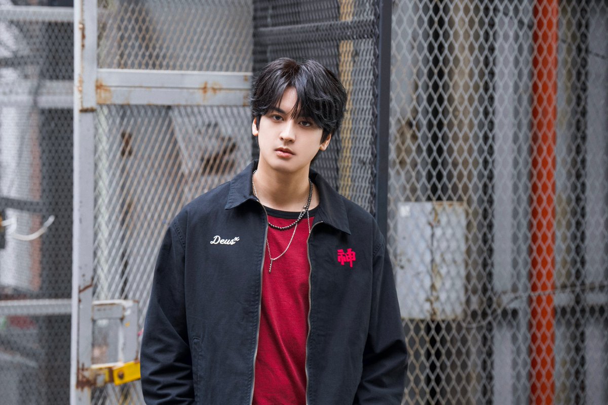 just_an_iKONIC's tweet photo. JUNG FCKING CHANWOO!! https://t.co/XFYSjWqHph