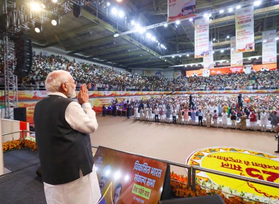 sunilbansalbjp's tweet photo. आज आदरणीय प्रधानमंत्री श्री Narendra Modi जी की 25 वर्षों की जनसेवा की यशस्वी यात्रा पर आयोजित ‘विकसित भारत संकल्प सभा’ में आदरणीय प्रधानमंत्री जी की गरिमामयी उपस्थिति में सम्मिलित हुआ।

‘जनसेवा से राष्ट्रसेवा’ के संकल्प के साथ प्रधानमंत्री जी ने देश के प्रत्येक वर्ग के सशक्तीकरण और राष्ट्र निर्माण को नई गति दी है।

हम संकल्पित हैं, हम सक्षम हैं—मिलकर ‘विकसित भारत’ के संकल्प को साकार करेंगे।

We Will Do It!

#25YearsOfSeva