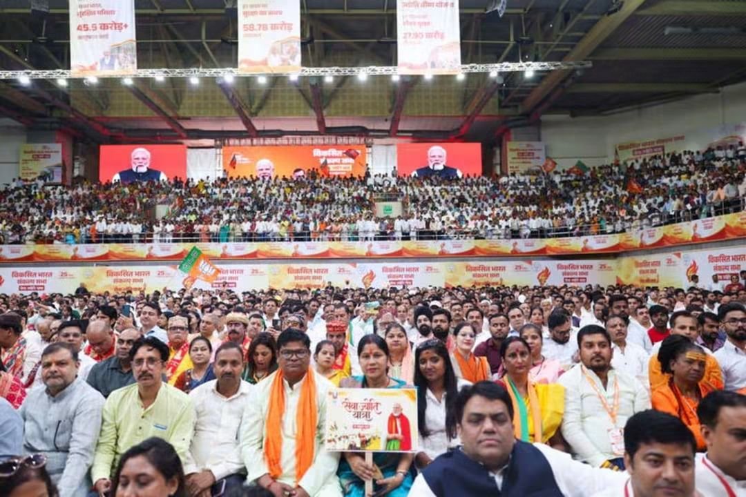 sunilbansalbjp's tweet photo. आज आदरणीय प्रधानमंत्री श्री Narendra Modi जी की 25 वर्षों की जनसेवा की यशस्वी यात्रा पर आयोजित ‘विकसित भारत संकल्प सभा’ में आदरणीय प्रधानमंत्री जी की गरिमामयी उपस्थिति में सम्मिलित हुआ।

‘जनसेवा से राष्ट्रसेवा’ के संकल्प के साथ प्रधानमंत्री जी ने देश के प्रत्येक वर्ग के सशक्तीकरण और राष्ट्र निर्माण को नई गति दी है।

हम संकल्पित हैं, हम सक्षम हैं—मिलकर ‘विकसित भारत’ के संकल्प को साकार करेंगे।

We Will Do It!

#25YearsOfSeva