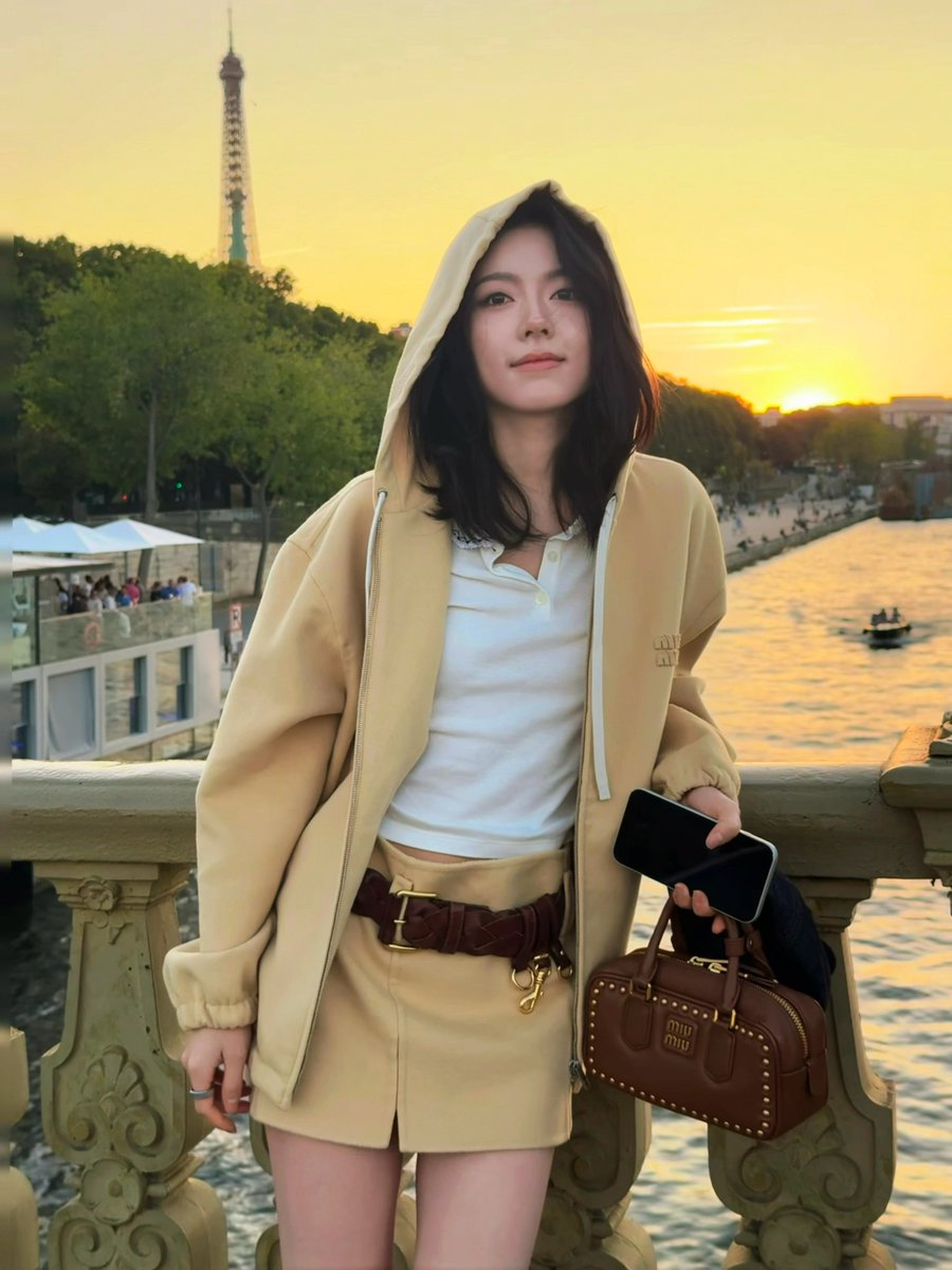 randmpersonjk's tweet photo. 2026.10.07
Mai Mai | Weibo

Flash
💨  ⛲️  🍂  🍬 ​​​

#ZhaoJinmai 🌾 #赵今麦 https://t.co/GN4zxEIfqi