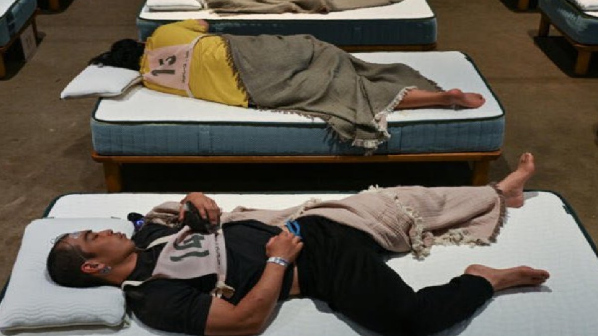 SaptashwaTV's tweet photo. Fastest And Deepest Sleeper? Japanese Take Part In Unique Contest Focused On Sleep
https://t.co/qSGucjAYWY
#Japan #SleepContest #MattRace #Tokyo #SleepCompetition #JapaneseSleep #SleepDeprivation #KoalaSleep #LifestyleNews #JapanNews #UniqueContest #SleepHealth https://t.co/b0GkuoiIFs