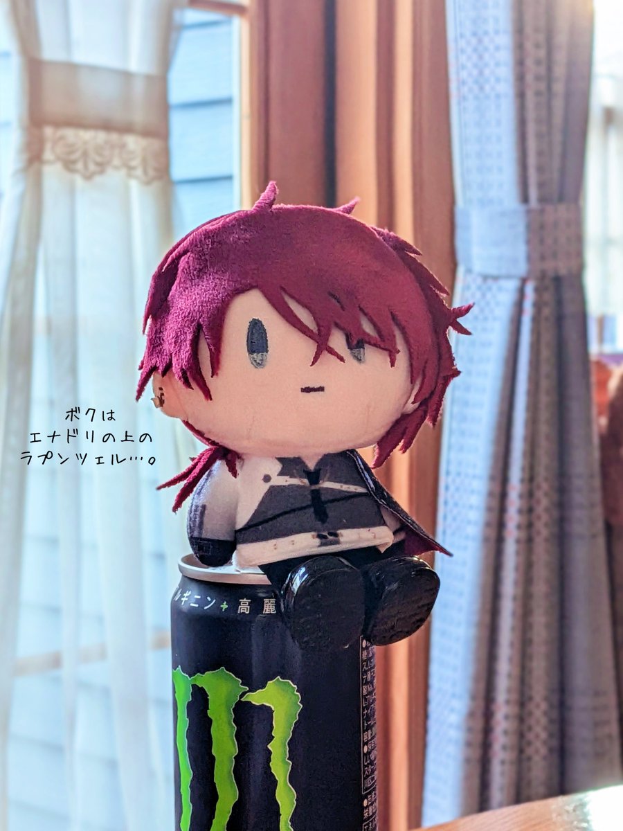 slowtaki's tweet photo. 問い合わせ頂く事が多かったので
作り方を簡単にまとめました。
フィンガーパペットの刀剣男士たちに
是非作ってあげてください🙂‍↕️

頑張れば
おすわりも出来るよ〜というのが
撮りたかったけれど
座れるものがエナドリしかなかったね…🤭 https://t.co/6wi06oz8PV